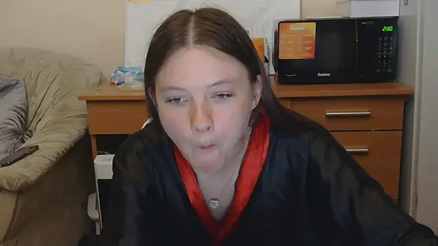 JessicaHolland1 online show from 07-08-26, 05:57