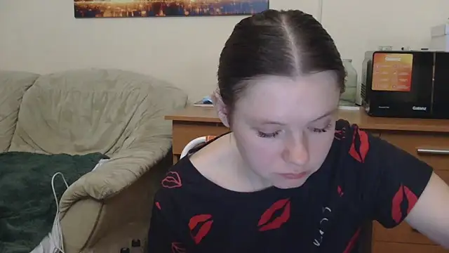 JessicaHolland1 online show from 05-26-26, 07:01