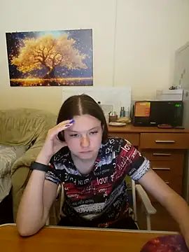 JessicaHolland1 online show from 06-21-26, 06:25