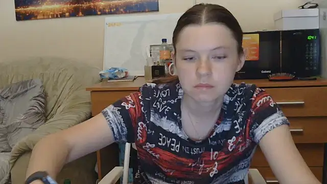 JessicaHolland1 online show from 06-24-26, 07:01
