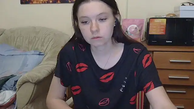 JessicaHolland1 online show from 05-31-26, 06:09
