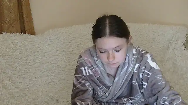 JessicaHolland1 online show from 05-08-26, 06:56