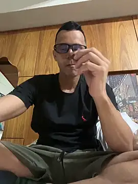 LucasGostoso30 online show from 04-11-26, 06:33