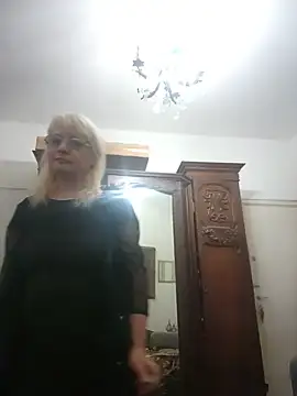 MatureElegantWidow online show from 05-09-26, 12:36