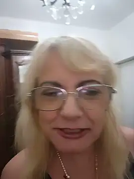 MatureElegantWidow online show from 05-15-26, 12:19