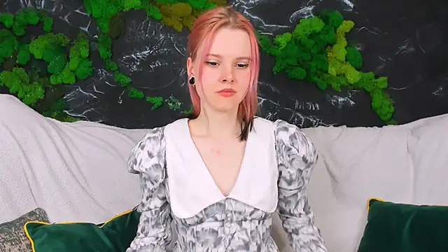 Lina Veyra online show from 04-07-26, 12:51