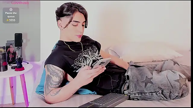 Thiago angel online show from 04-22-26, 06:09