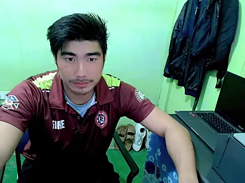 Snapshot of Hunkfireman chatting on 04-22-26, 12:50 Hunkfireman online show from 04-22-26, 12:50