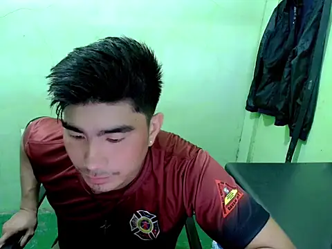 Snapshot of Hunkfireman chatting on 05-01-26, 12:59 Hunkfireman online show from 05-01-26, 12:59