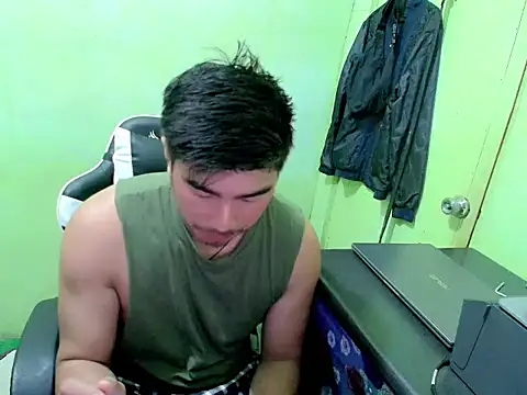 Snapshot of Hunkfireman chatting on 05-13-26, 11:45 Hunkfireman online show from 05-13-26, 11:45