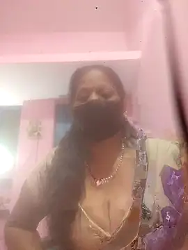 Snapshot of SEEMA_012 chatting on 04-10-26, 05:36 SEEMA 012 online show from 04-10-26, 05:36