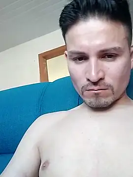 Joelcio19cm online show from 05-05-26, 06:22