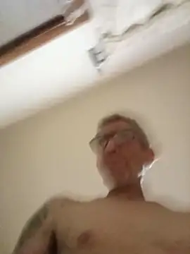 Snapshot of chris-sbh11 chatting on 05-15-26, 01:47 chris-sbh11 online show from 05-15-26, 01:47