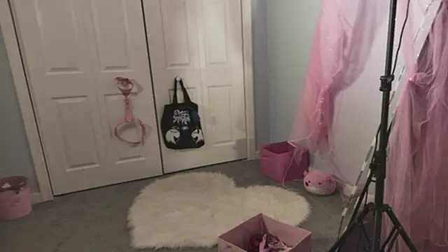 mia hart online show from 05-27-26, 02:30