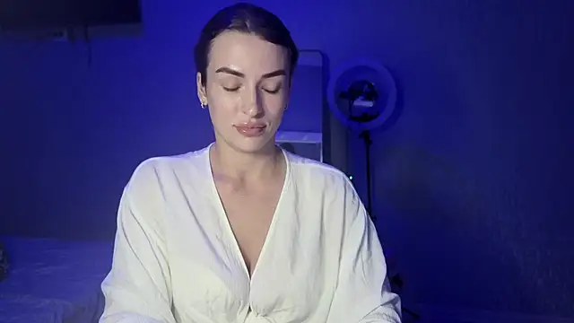 Kira  love1 online show from 06-22-26, 09:01