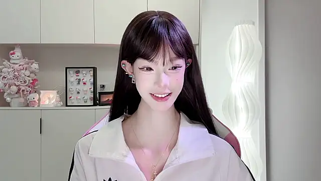 Snapshot of -Moonshine chatting on 04-09-26, 10:21 -Moonshine online show from 04-09-26, 10:21