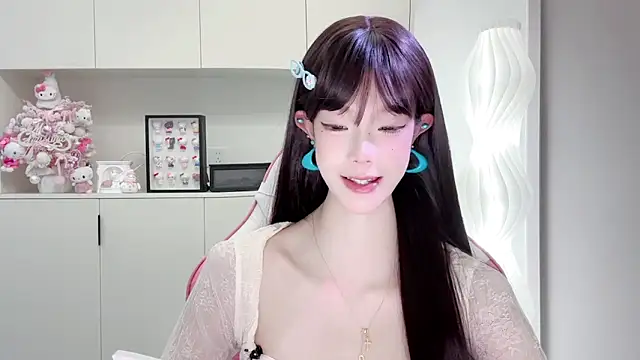 Snapshot of -Moonshine chatting on 04-10-26, 10:00 -Moonshine online show from 04-10-26, 10:00