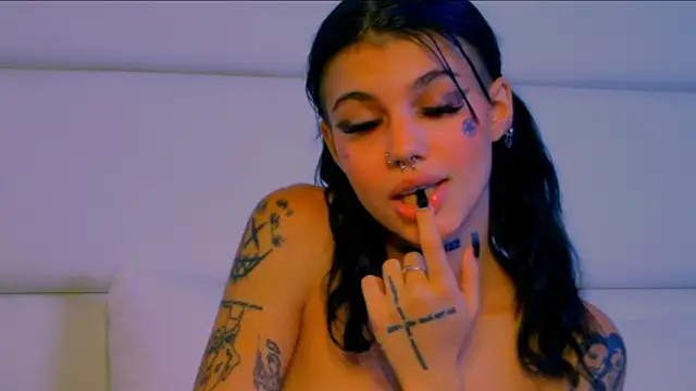 Snapshot of YasminnStorm chatting on 06-24-26, 04:44 YasminnStorm online show from 06-24-26, 04:44