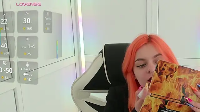 NightLeaf online show from 04-08-26, 01:12