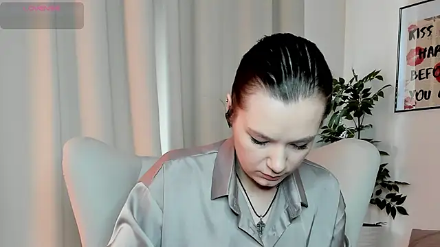 kirarogersss online show from 04-10-26, 08:21
