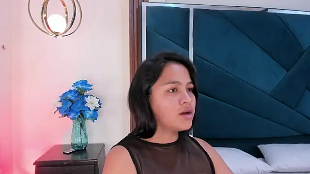 Snapshot of AprilMiiller chatting on 05-19-26, 01:07 AprilMiiller online show from 05-19-26, 01:07
