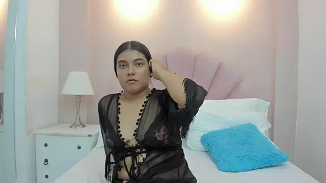 Snapshot of Amber-Rousee chatting on 04-04-26, 02:45 Amber-Rousee online show from 04-04-26, 02:45