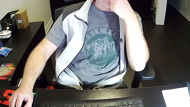 Snapshot of Shalun2000 chatting on 04-08-26, 12:01 Shalun2000 online show from 04-08-26, 12:01