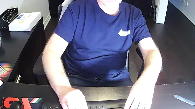 Snapshot of Shalun2000 chatting on 04-15-26, 10:54 Shalun2000 online show from 04-15-26, 10:54