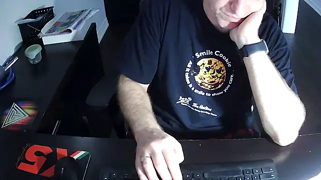Snapshot of Shalun2000 chatting on 05-03-26, 06:44 Shalun2000 online show from 05-03-26, 06:44