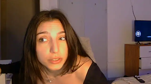 petitebelu online show from 05-27-26, 12:23