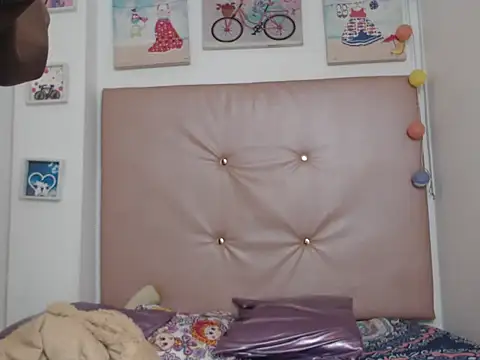 Snapshot of Aleja_Scoott_ chatting on 04-05-26, 05:19 Aleja Scoott online show from 04-05-26, 05:19