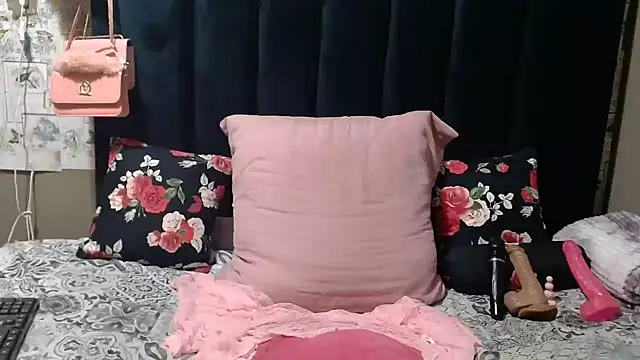PinkyxGodess online show from 05-18-26, 10:58