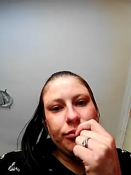 Snapshot of Hildaqii chatting on 05-25-26, 01:21 Hildaqii online show from 05-25-26, 01:21