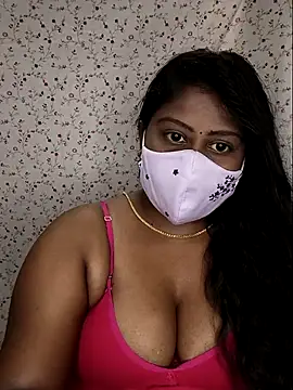 Snapshot of Romantic_Woman chatting on 05-13-26, 06:26 Romantic Woman online show from 05-13-26, 06:26