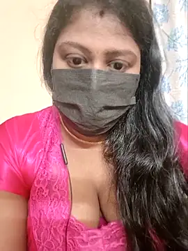 Snapshot of Romantic_Woman chatting on 04-18-26, 02:08 Romantic Woman online show from 04-18-26, 02:08