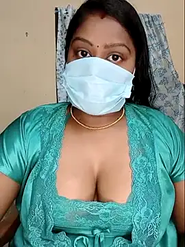 Snapshot of Romantic_Woman chatting on 04-23-26, 12:50 Romantic Woman online show from 04-23-26, 12:50