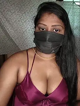 Snapshot of Romantic_Woman chatting on 05-16-26, 06:34 Romantic Woman online show from 05-16-26, 06:34