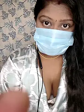 Snapshot of Romantic_Woman chatting on 04-16-26, 06:30 Romantic Woman online show from 04-16-26, 06:30