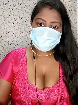 Snapshot of Romantic_Woman chatting on 05-04-26, 06:44 Romantic Woman online show from 05-04-26, 06:44