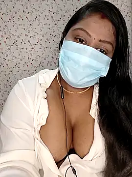 Snapshot of Romantic_Woman chatting on 04-30-26, 05:53 Romantic Woman online show from 04-30-26, 05:53