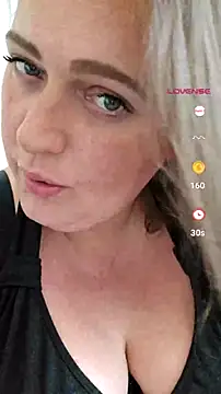 Snapshot of nika-W chatting on 07-10-26, 05:35 nika-W online show from 07-10-26, 05:35