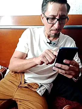 velvetblackcock online show from 04-04-26, 10:16