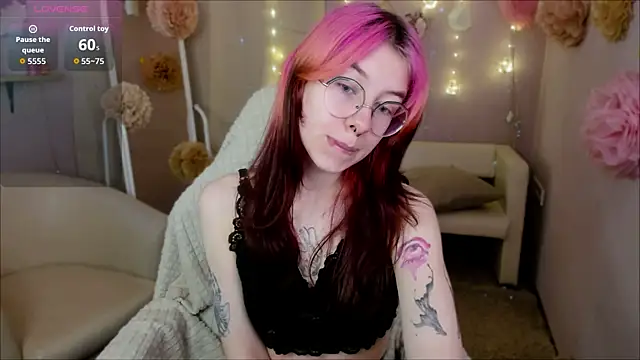 Alice Nyx online show from 05-15-26, 08:40