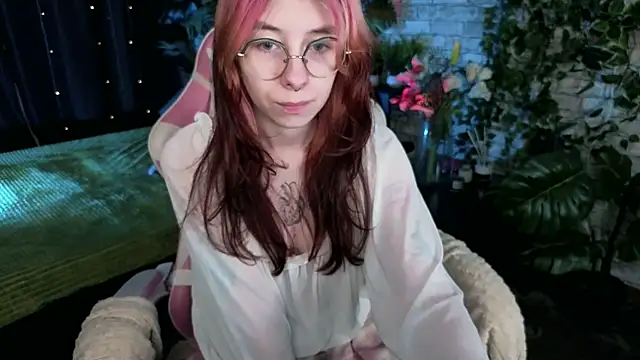 Snapshot of Alice_Nyx chatting on 07-06-26, 08:22 Alice Nyx online show from 07-06-26, 08:22
