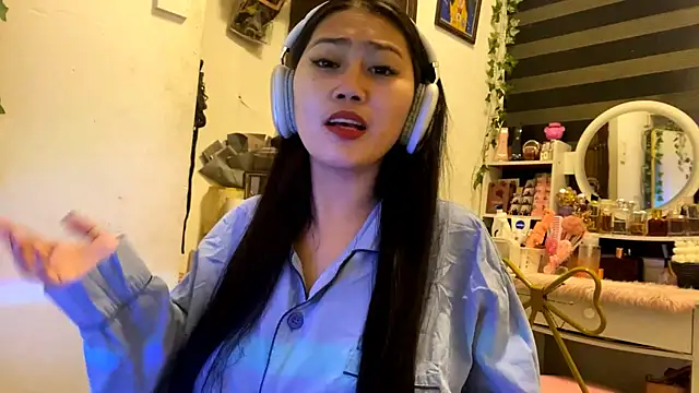 GlindaDejardin online show from 04-29-26, 05:28