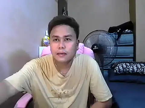 Snapshot of tipsy_butter chatting on 06-27-26, 08:20 tipsy butter online show from 06-27-26, 08:20