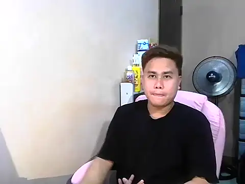 Snapshot of tipsy_butter chatting on 07-25-26, 02:56 tipsy butter online show from 07-25-26, 02:56