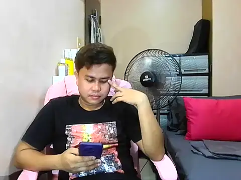 Snapshot of tipsy_butter chatting on 06-17-26, 01:21 tipsy butter online show from 06-17-26, 01:21