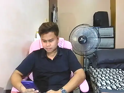 Snapshot of tipsy_butter chatting on 06-16-26, 03:34 tipsy butter online show from 06-16-26, 03:34