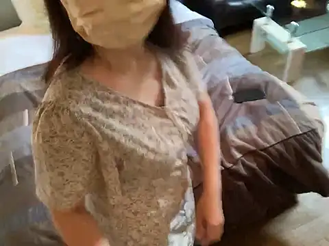 Snapshot of lemonade_madame chatting on 04-10-26, 01:34 lemonade madame online show from 04-10-26, 01:34